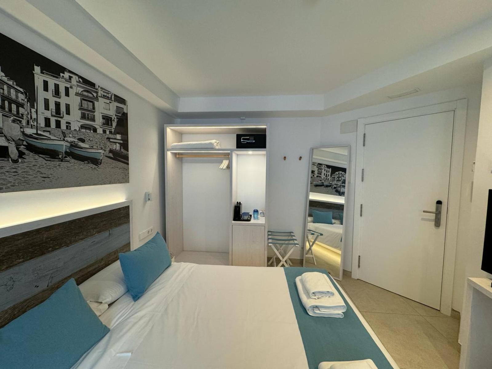 Hotel Boutique Es Blau كاذاكيس المظهر الخارجي الصورة